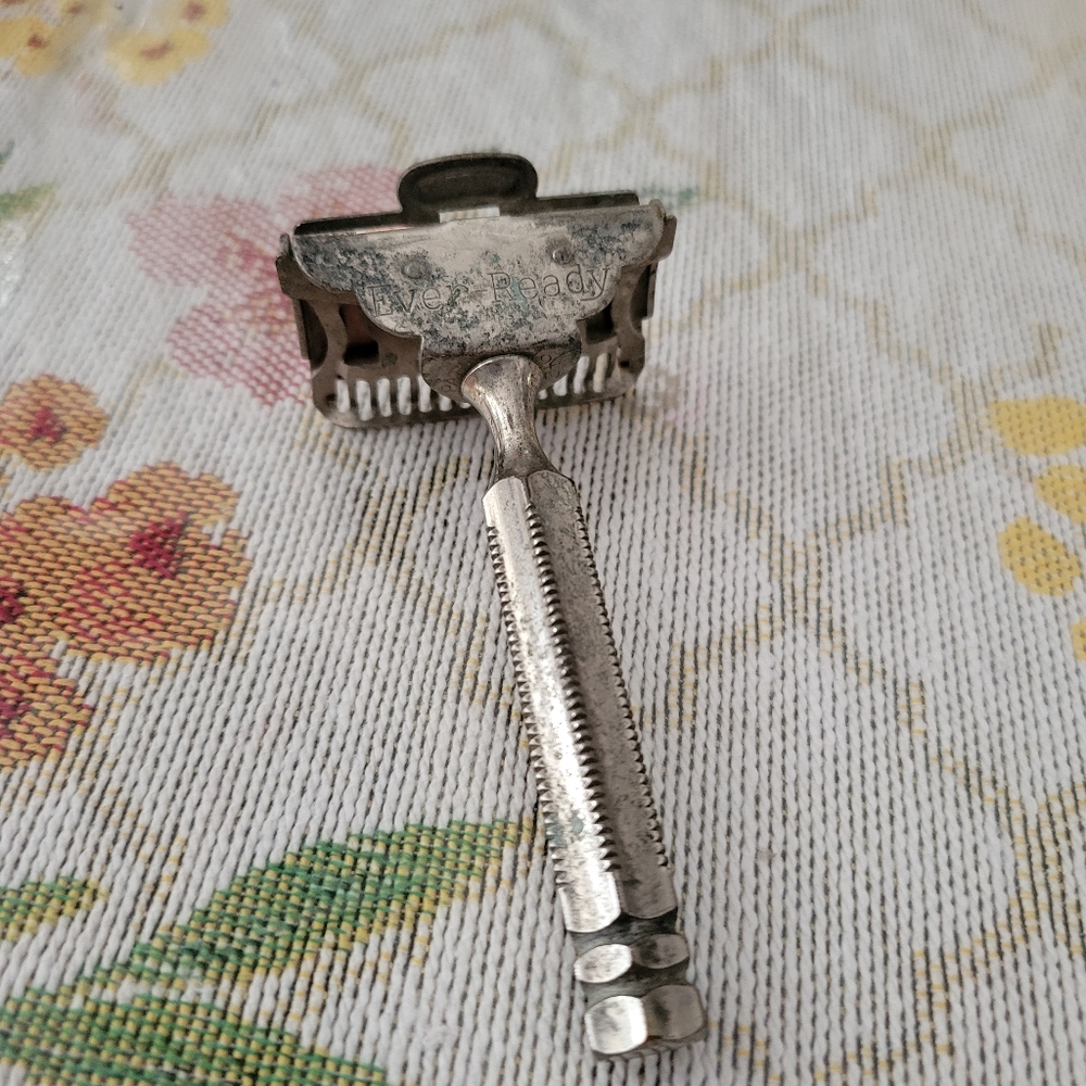 VINTAGE EVER READY RAZOR